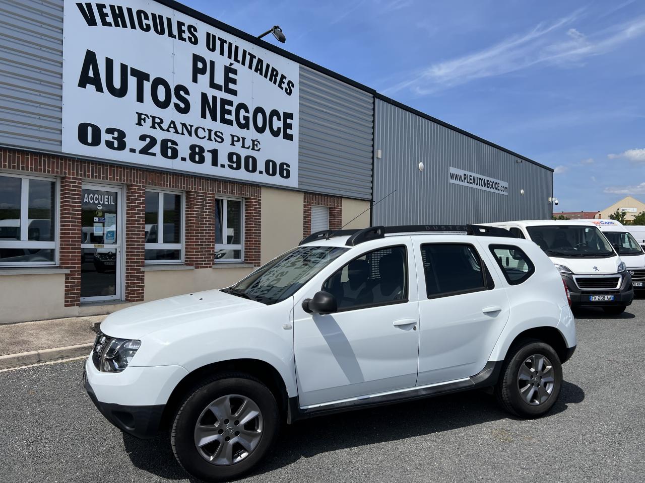 DACIA-DUSTER-DUSTER 4X4 DCI 110 SOCIETE LAUREATE PLUS 