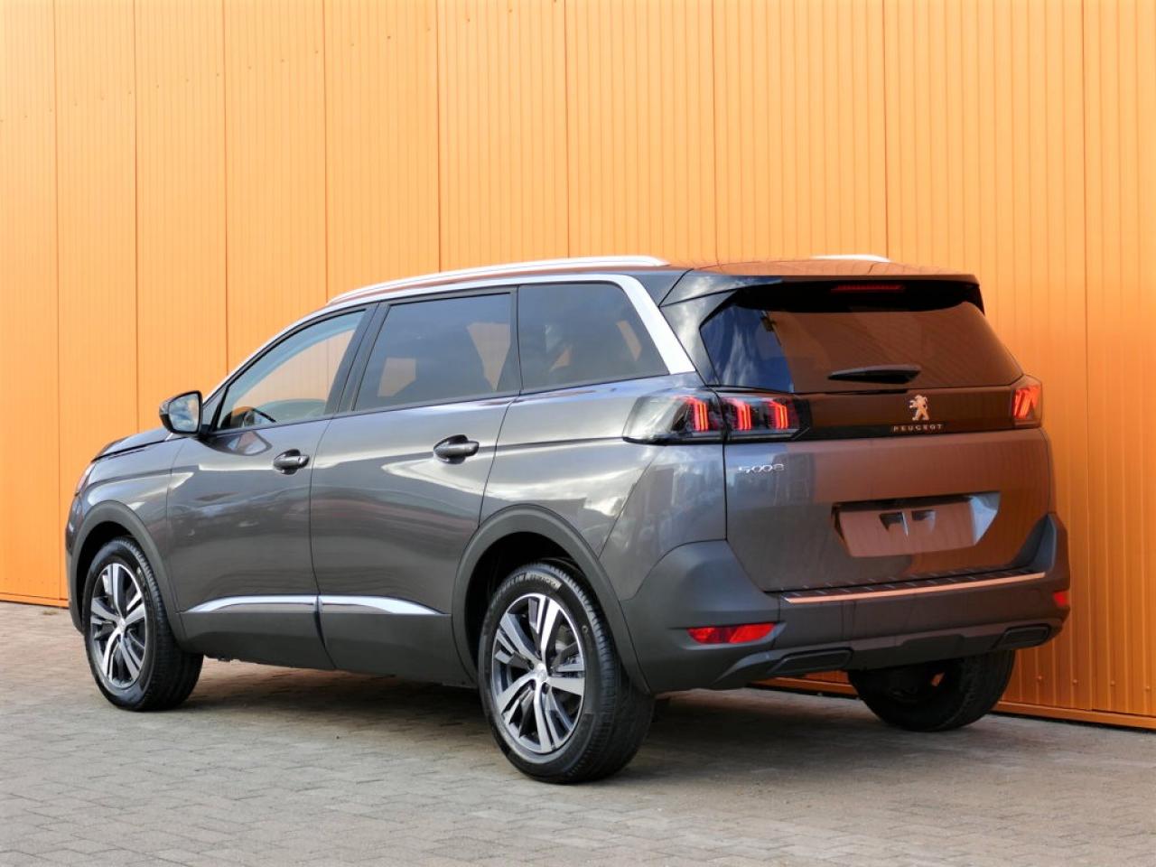 2022 Peugeot 5008