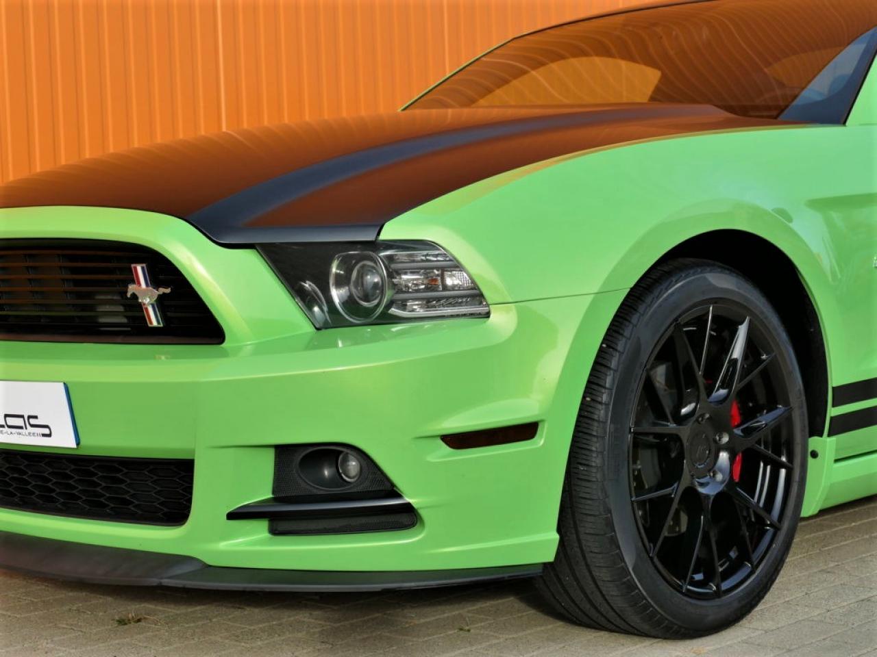 2014 Ford MUSTANG