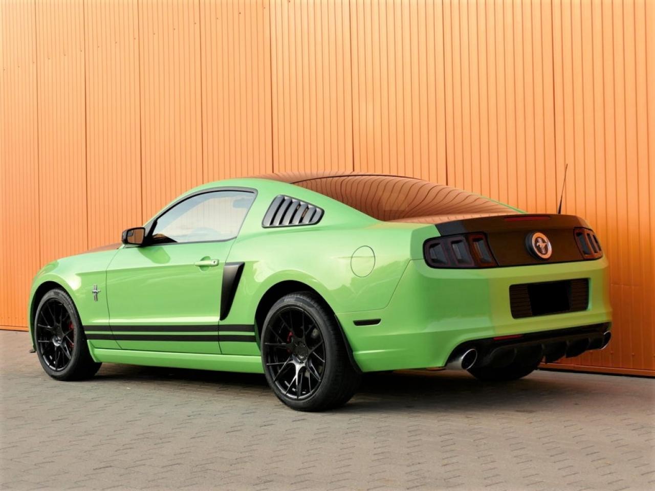 2014 Ford MUSTANG
