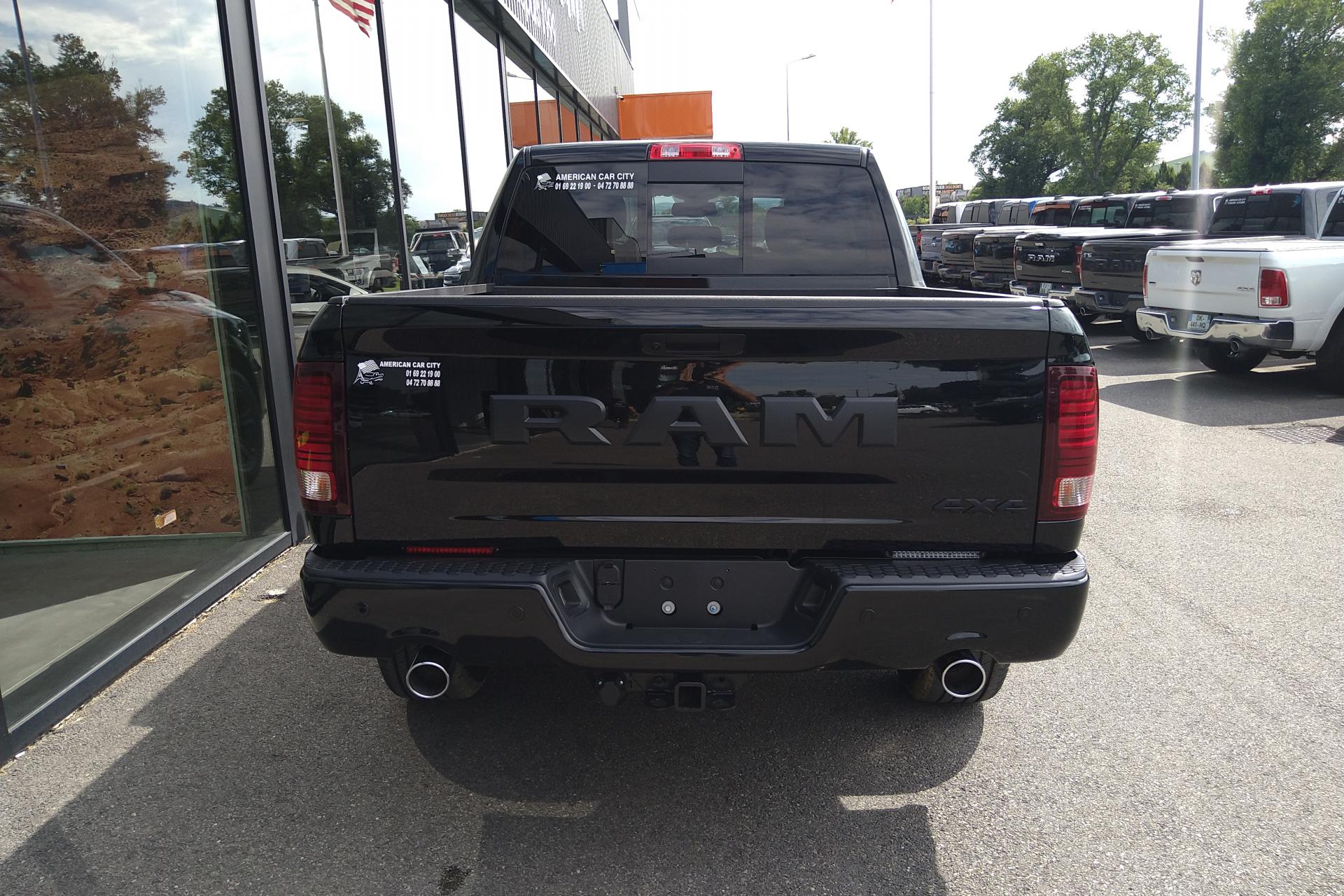 DODGE RAM CREW SPORT CLASSIC BLACK PACKAGE 2020