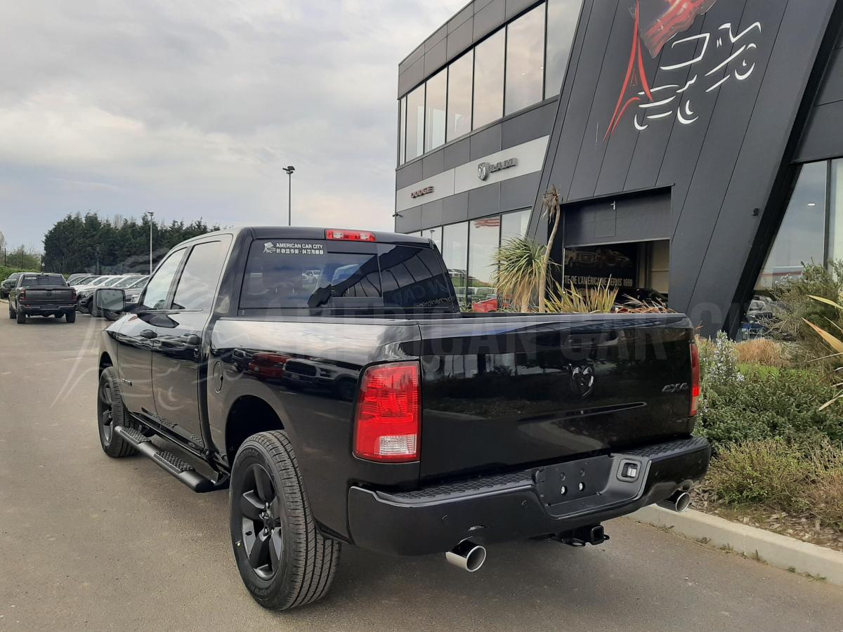 DODGE RAM CREW SLT CLASSIC 2021 Black Package 6 places