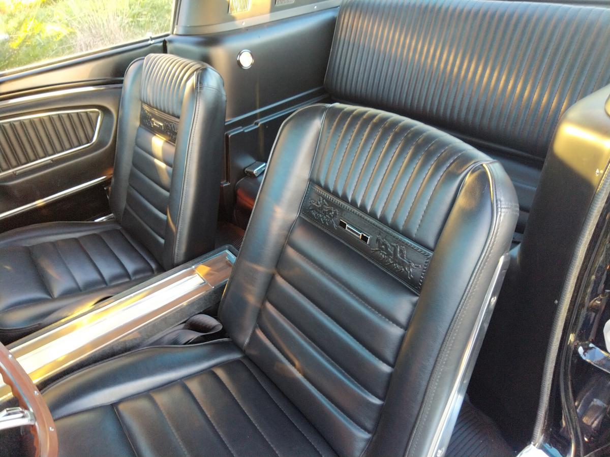 FORD MUSTANG Fastback GT code A