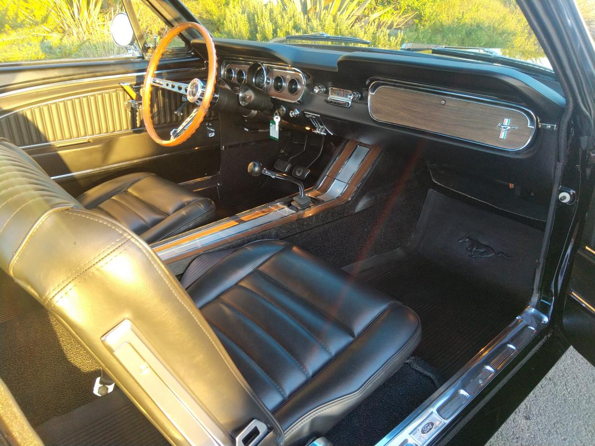 FORD MUSTANG Fastback GT code A