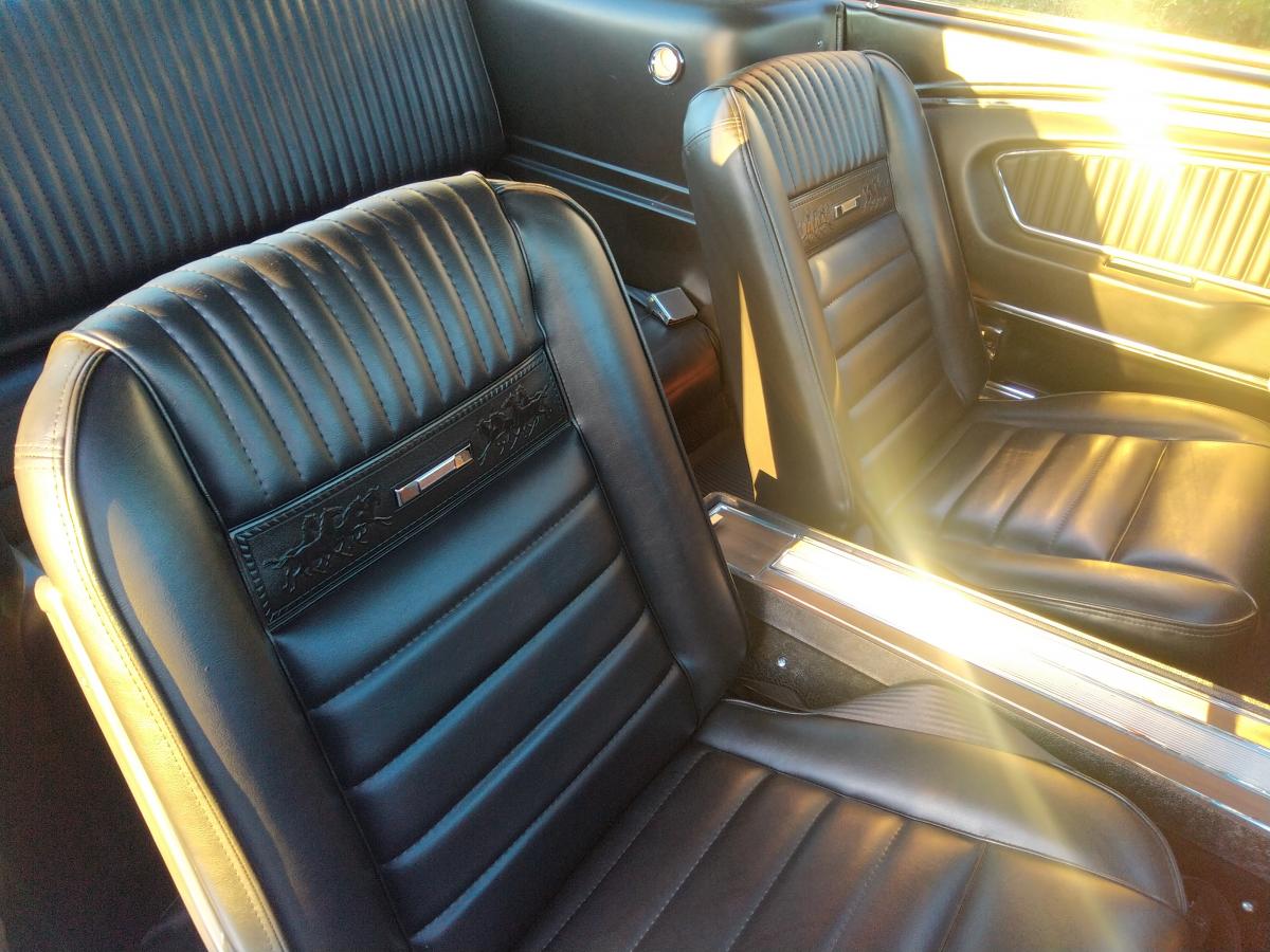 FORD MUSTANG Fastback GT code A