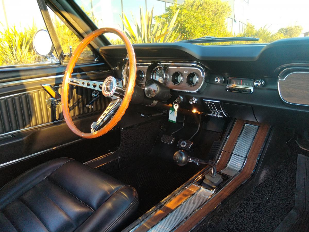 FORD MUSTANG Fastback GT code A