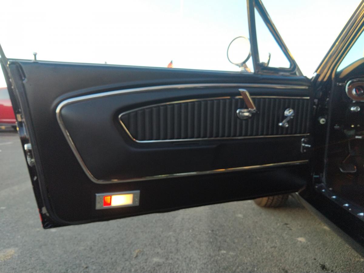 FORD MUSTANG Fastback GT code A