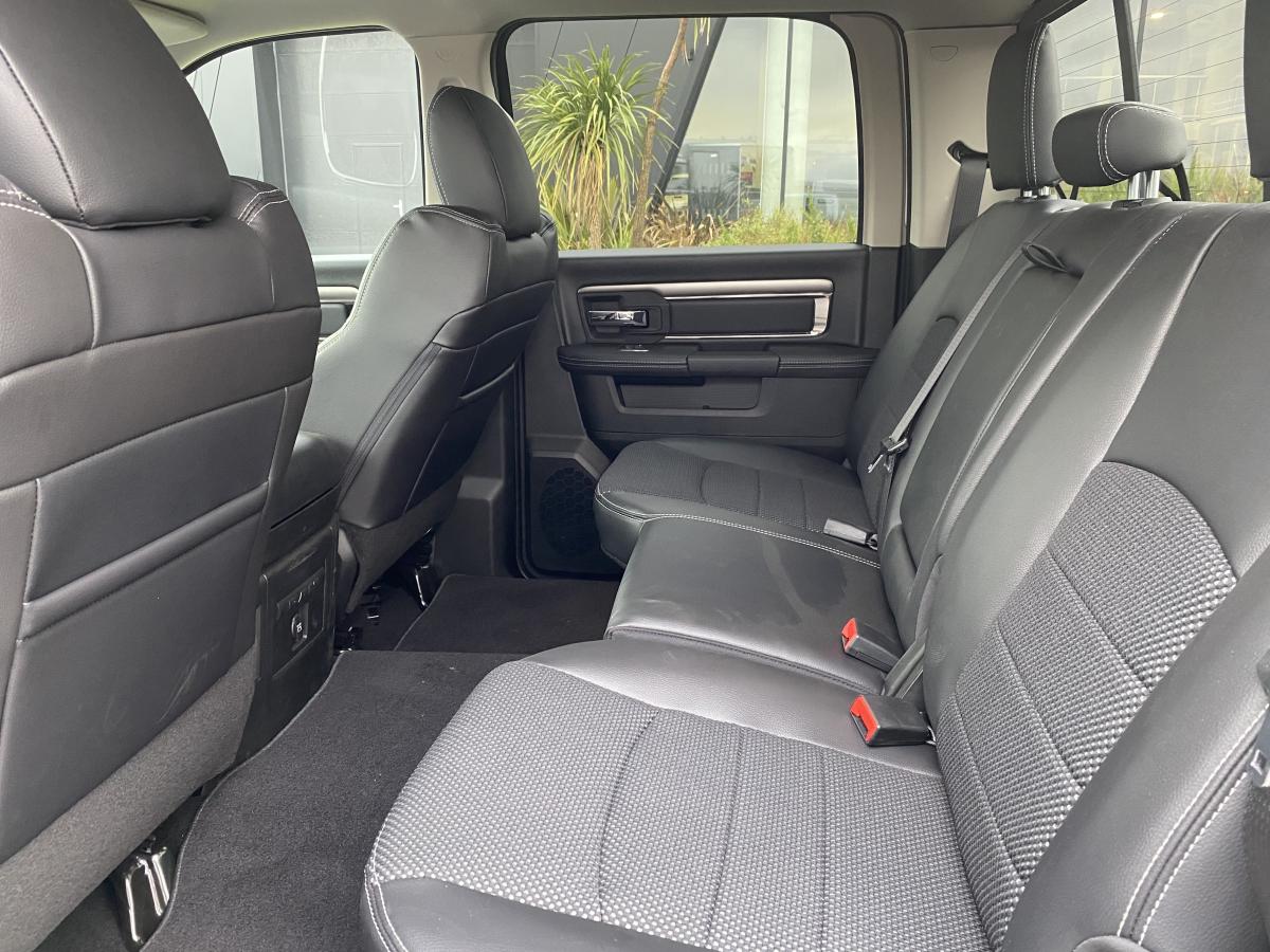 DODGE RAM CREW SPORT CLASSIC BLACK PACKAGE 2020