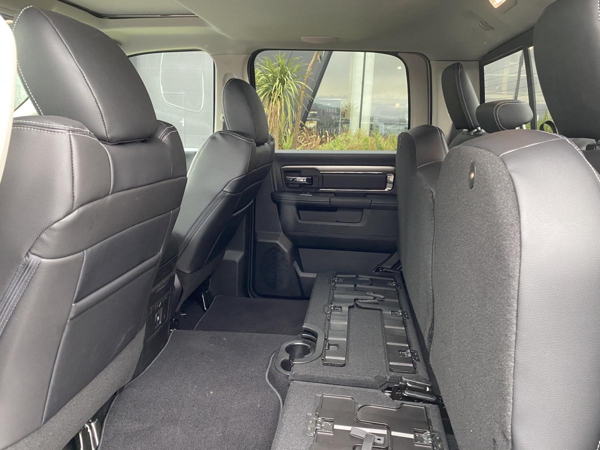 DODGE RAM CREW SPORT CLASSIC BLACK PACKAGE 2020