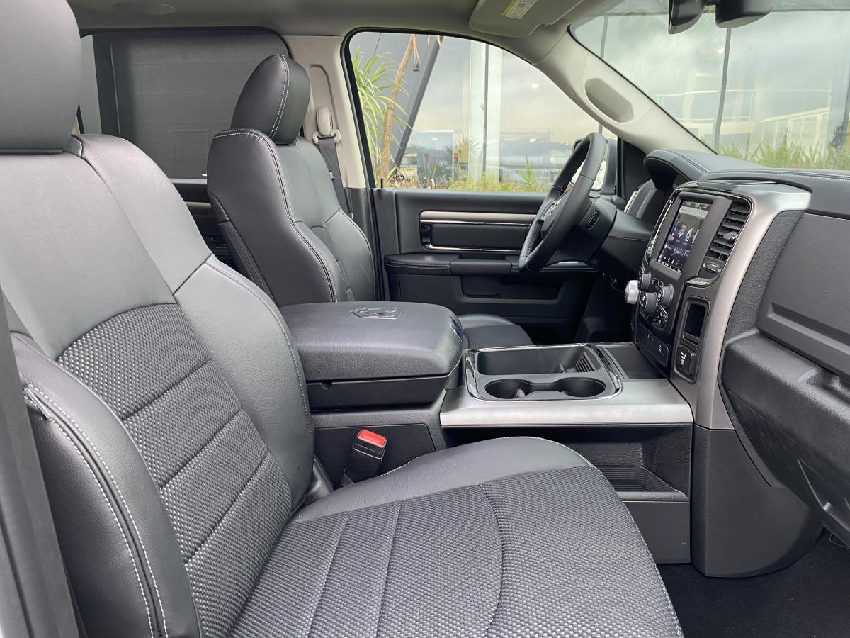DODGE RAM CREW SPORT CLASSIC BLACK PACKAGE 2020
