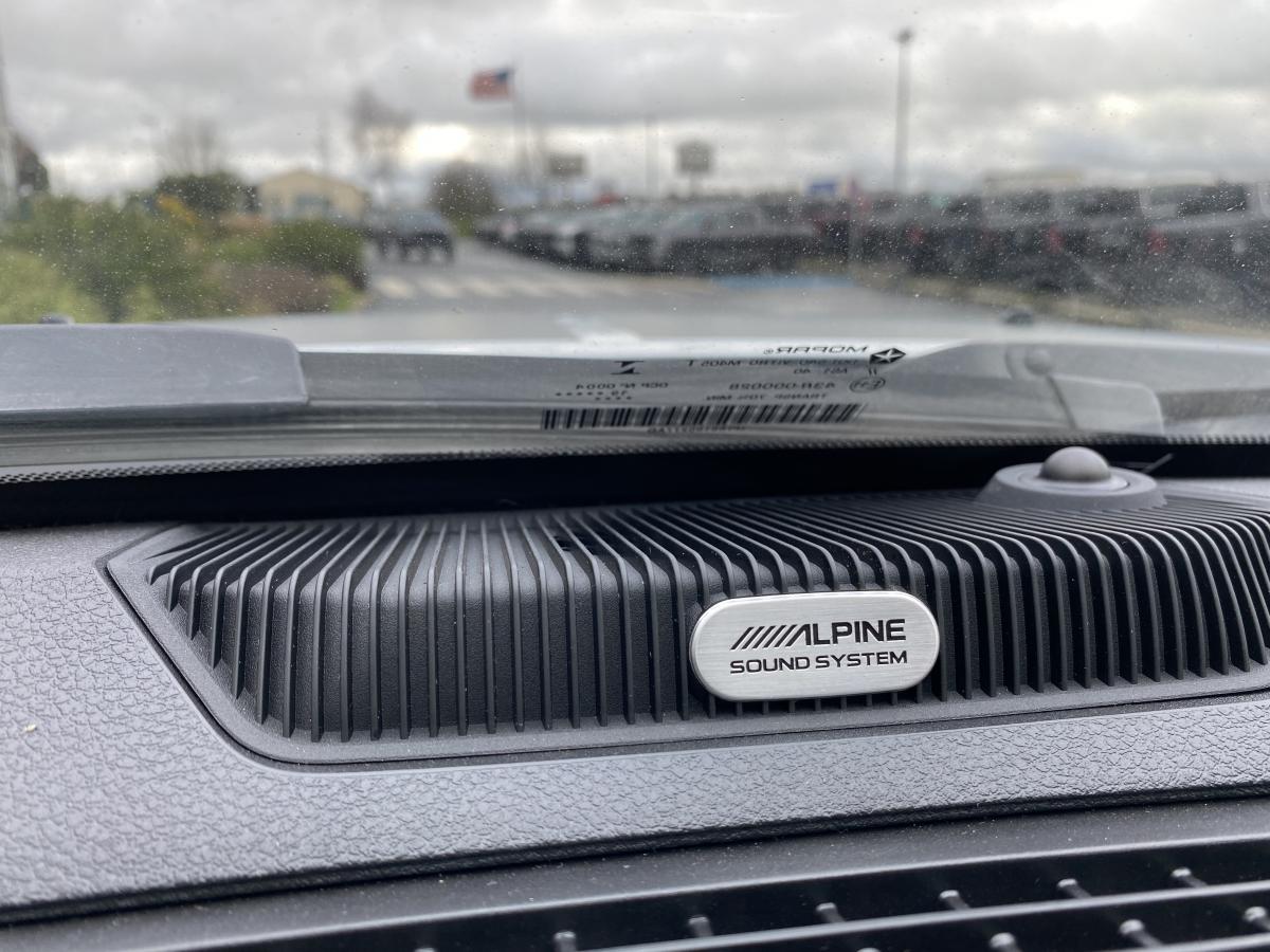 DODGE RAM CREW SPORT CLASSIC BLACK PACKAGE 2020