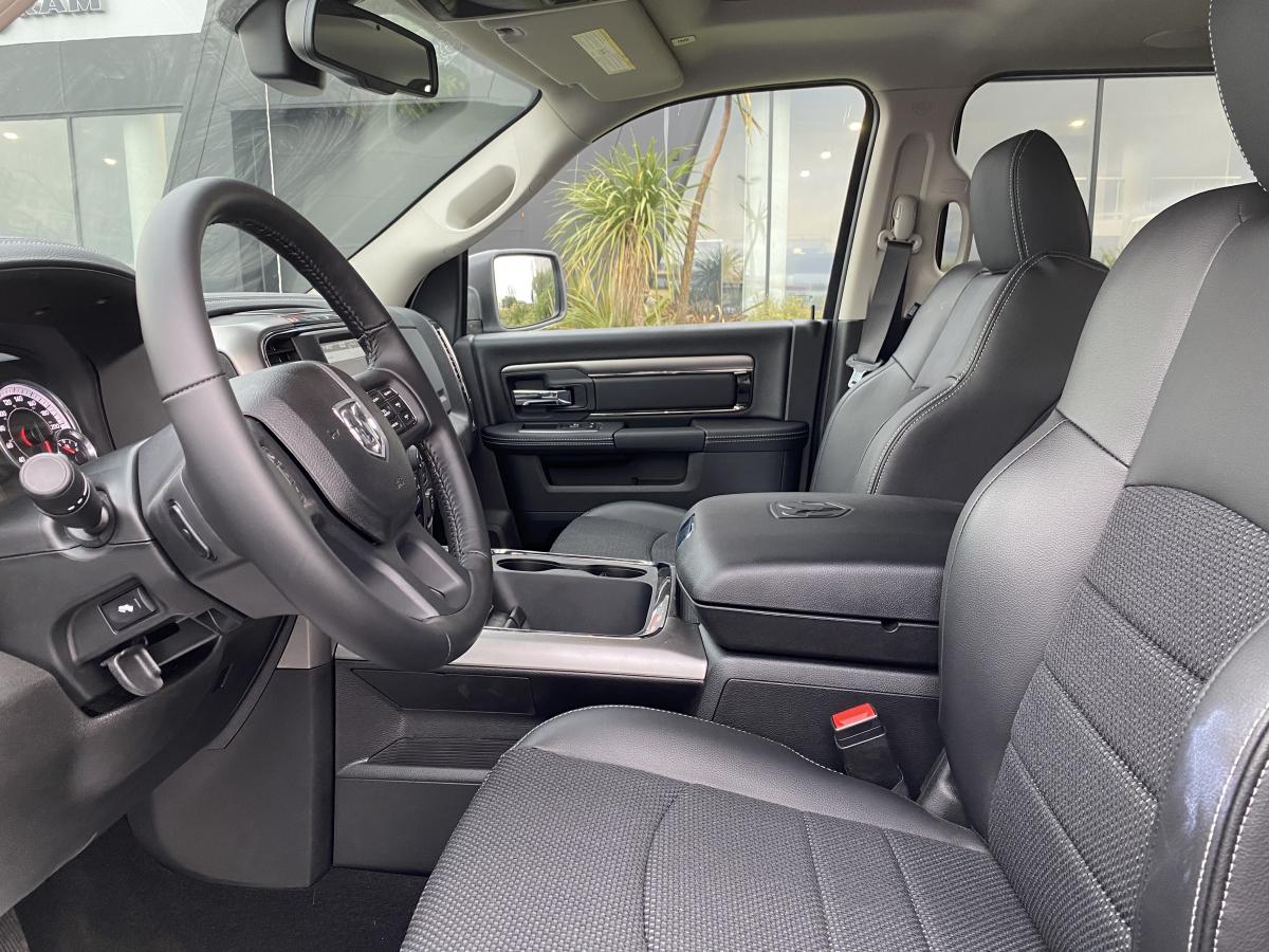 DODGE RAM CREW SPORT CLASSIC BLACK PACKAGE 2020