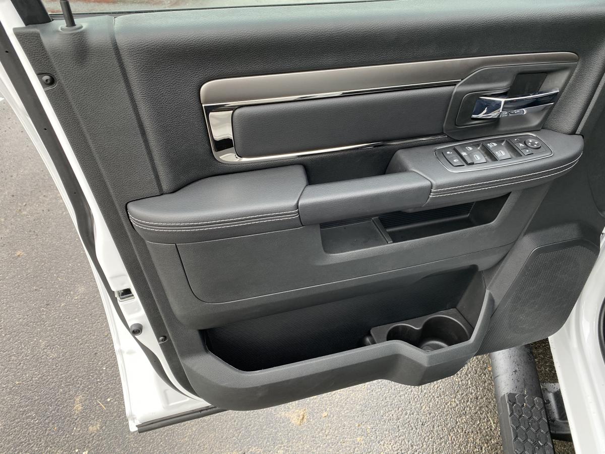 DODGE RAM CREW SPORT CLASSIC BLACK PACKAGE 2020