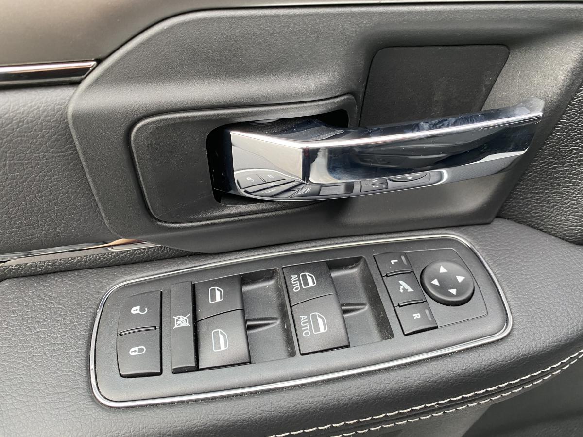 DODGE RAM CREW SPORT CLASSIC BLACK PACKAGE 2020