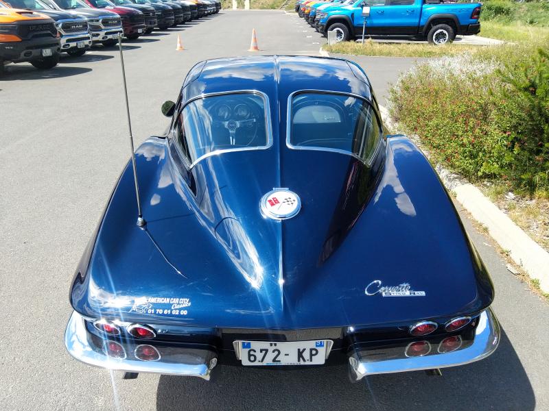 CHEVROLET CORVETTE C2 SPLIT WINDOWS