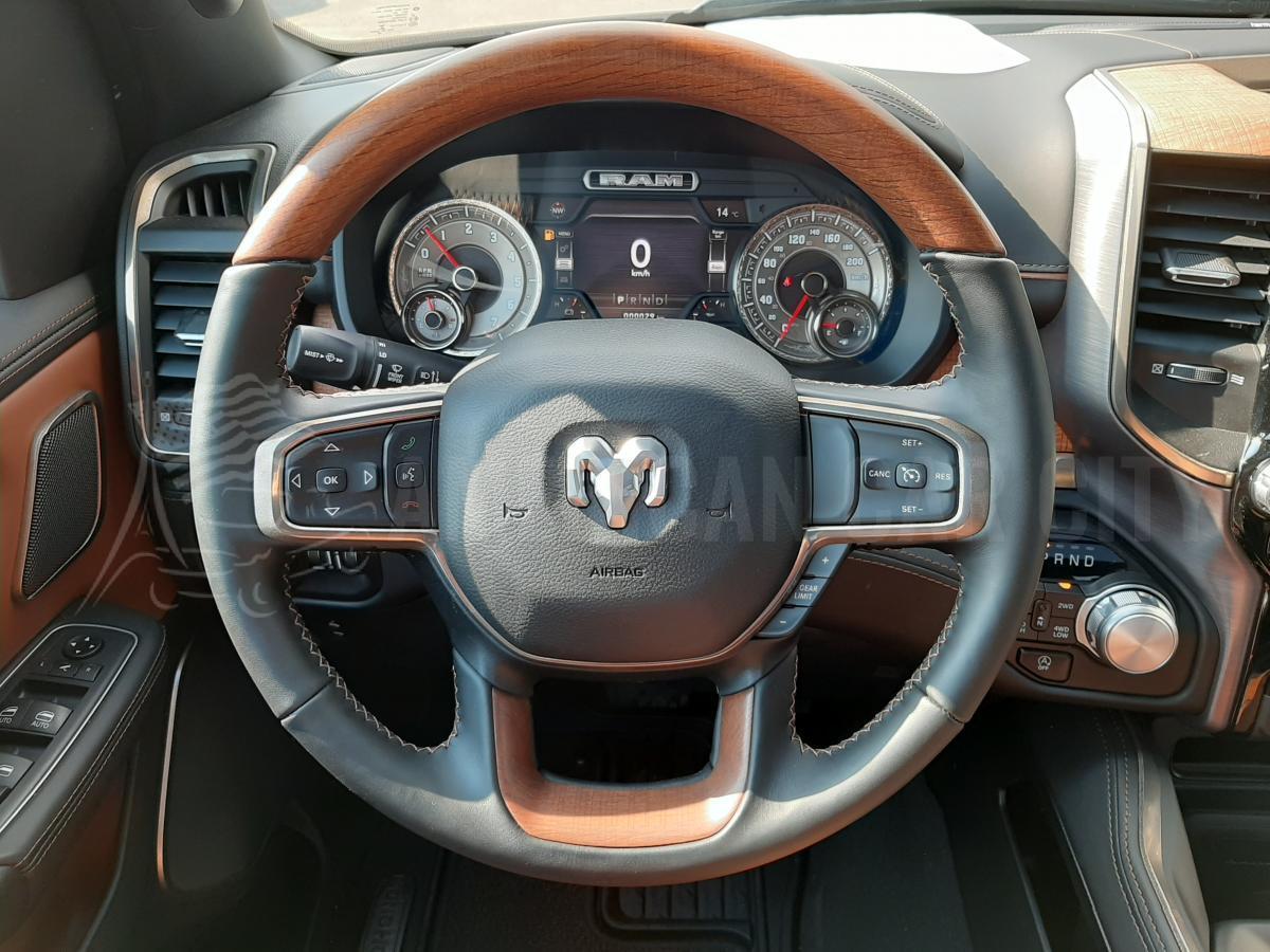 DODGE RAM 1500 CREW LONGHORN