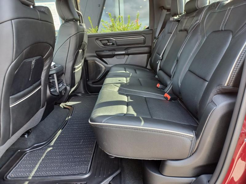 DODGE RAM 1500 CREW LIMITED NIGHT EDITION