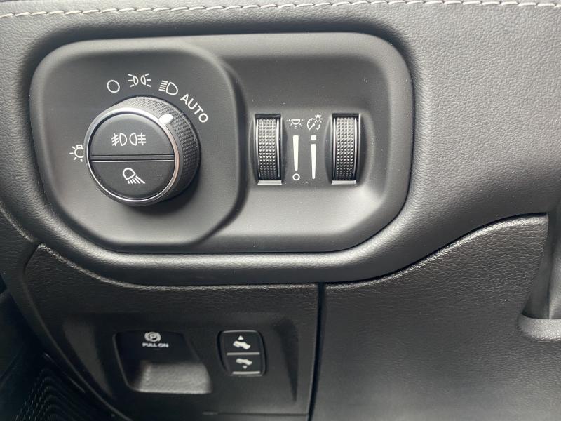 DODGE RAM Crew Limited Night Edition