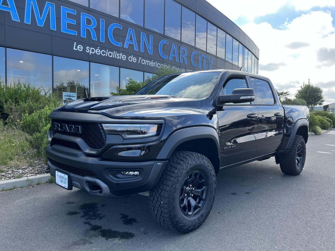 DODGE RAM 1500 CREW CAB TRX 6.2L V8