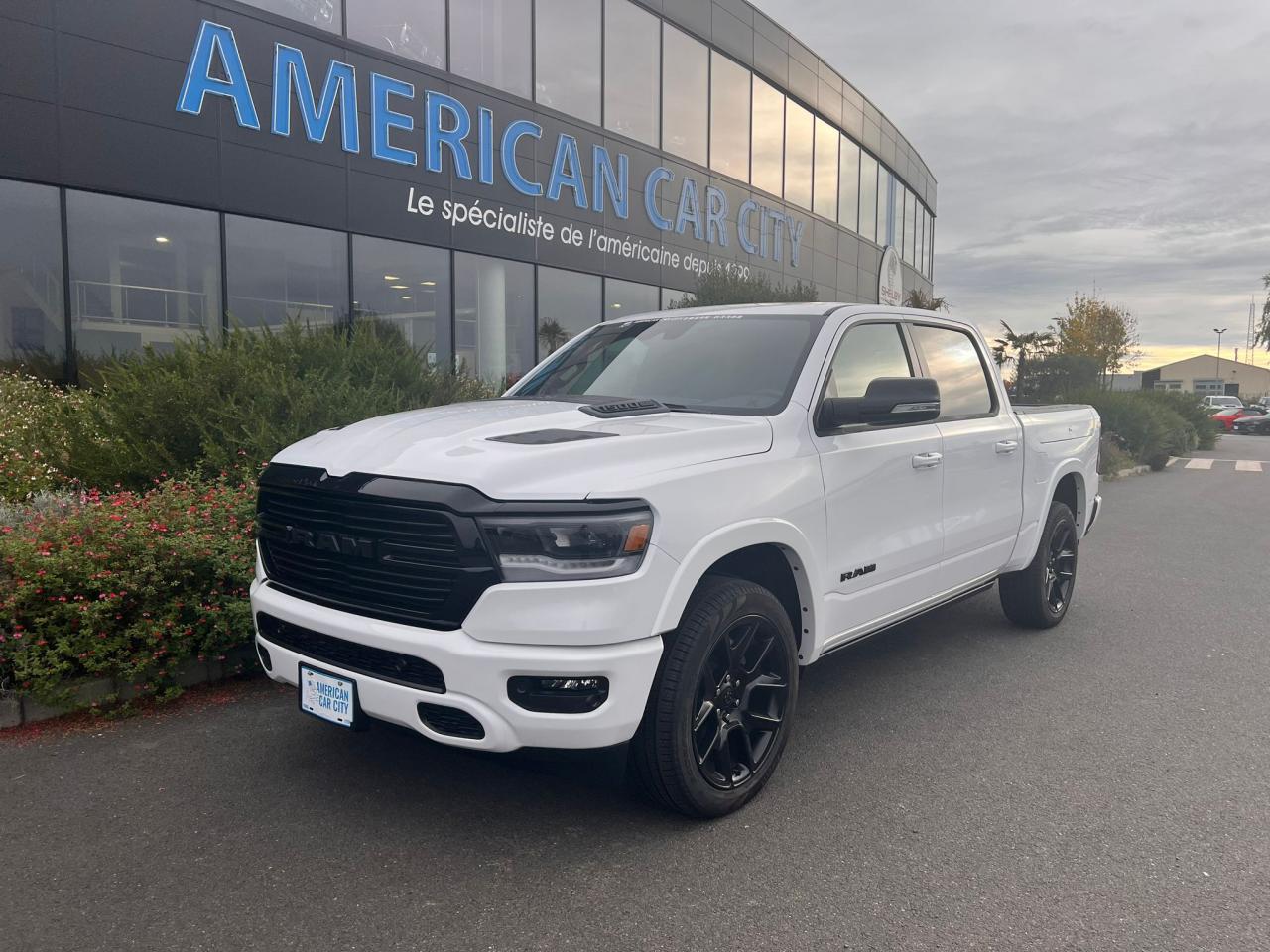 DODGE RAM CREW LARAMIE SPORT NIGHT EDITION RAMBOX