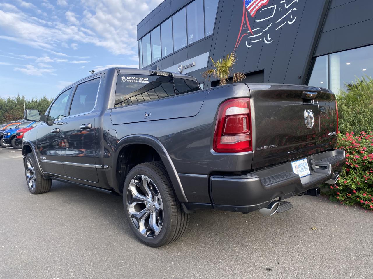 DODGE RAM 1500 CREW LIMITED 10th anniversary RAMBOX