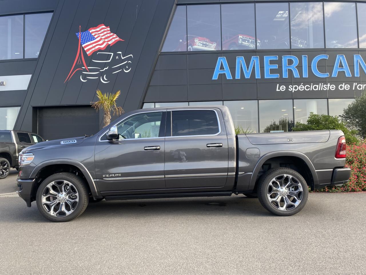DODGE RAM 1500 CREW LIMITED 10th anniversary RAMBOX