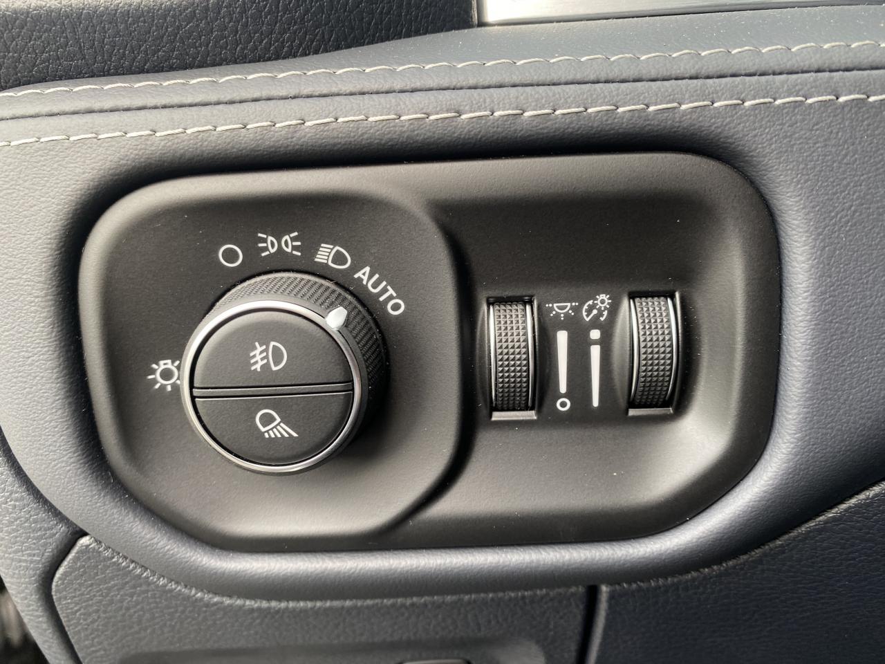 DODGE RAM 1500 CREW LIMITED 10th anniversary RAMBOX
