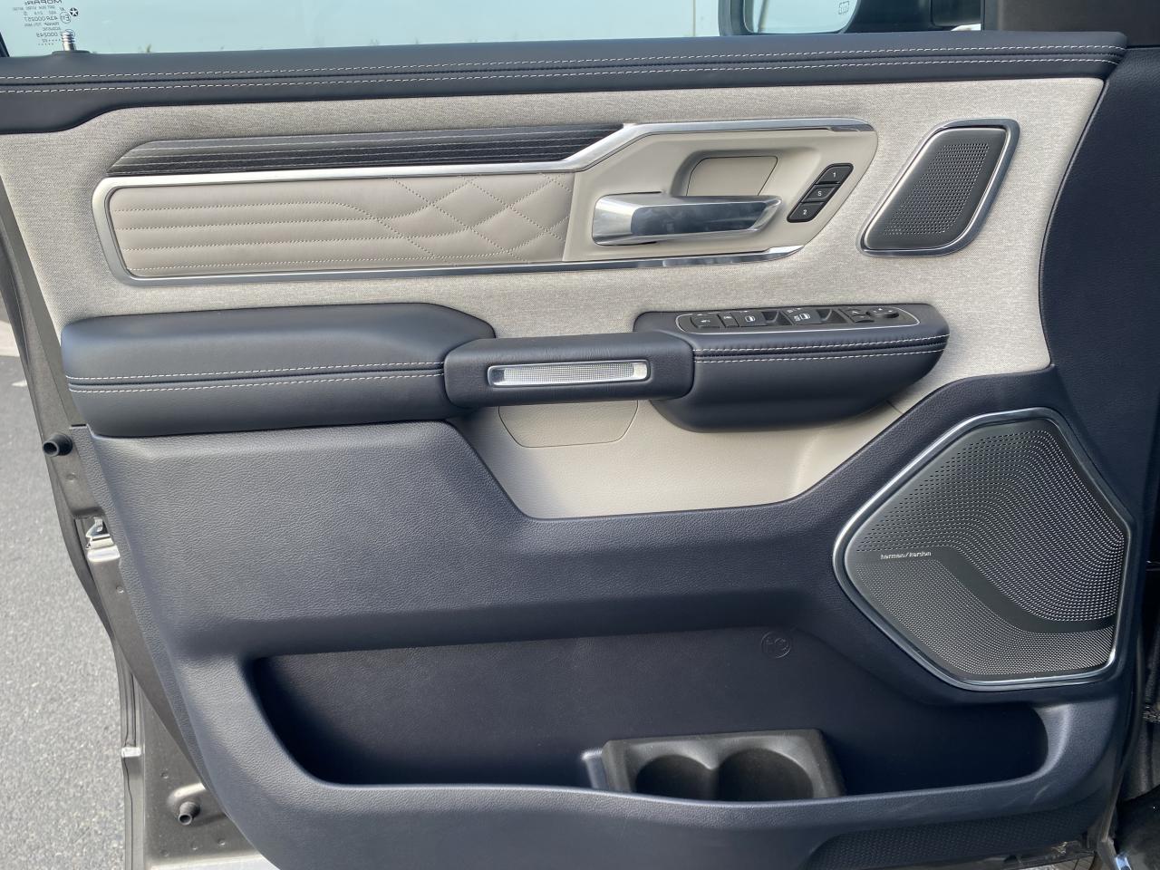DODGE RAM 1500 CREW LIMITED 10th anniversary RAMBOX