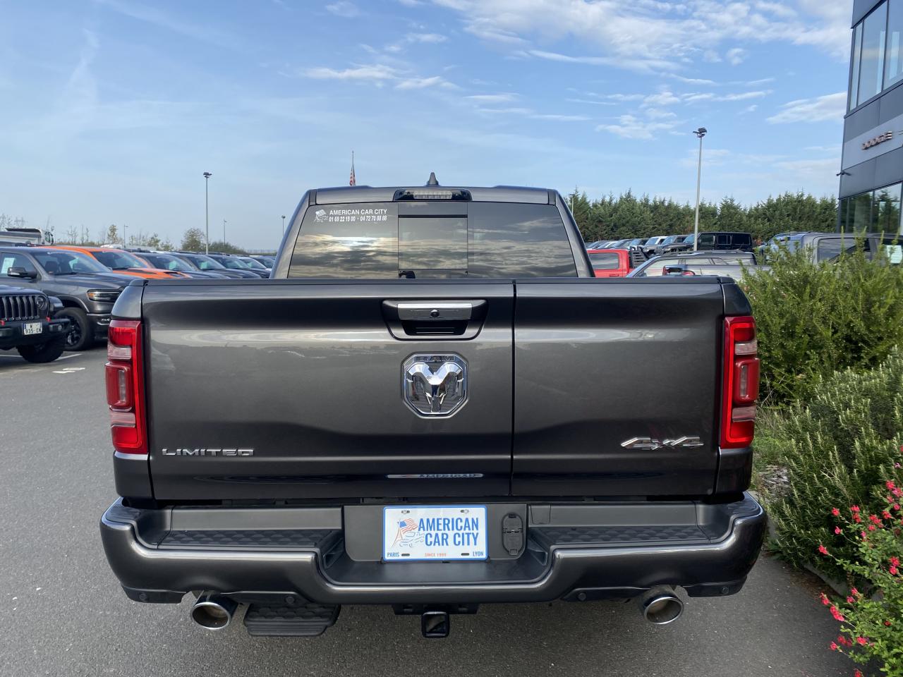 DODGE RAM 1500 CREW LIMITED 10th anniversary RAMBOX