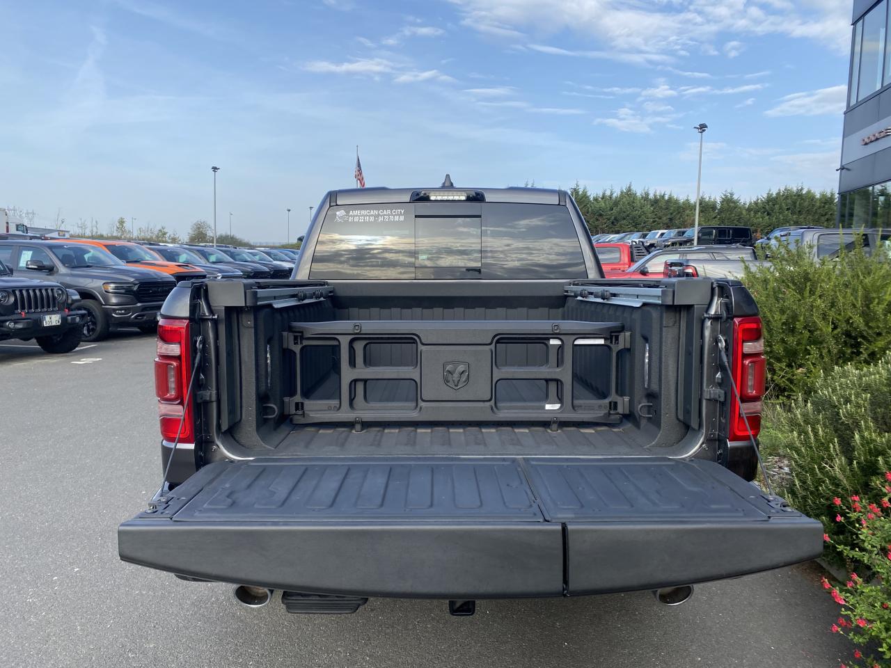 DODGE RAM 1500 CREW LIMITED 10th anniversary RAMBOX