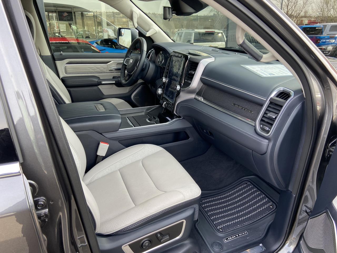 DODGE RAM 1500 CREW LIMITED 10th anniversary RAMBOX
