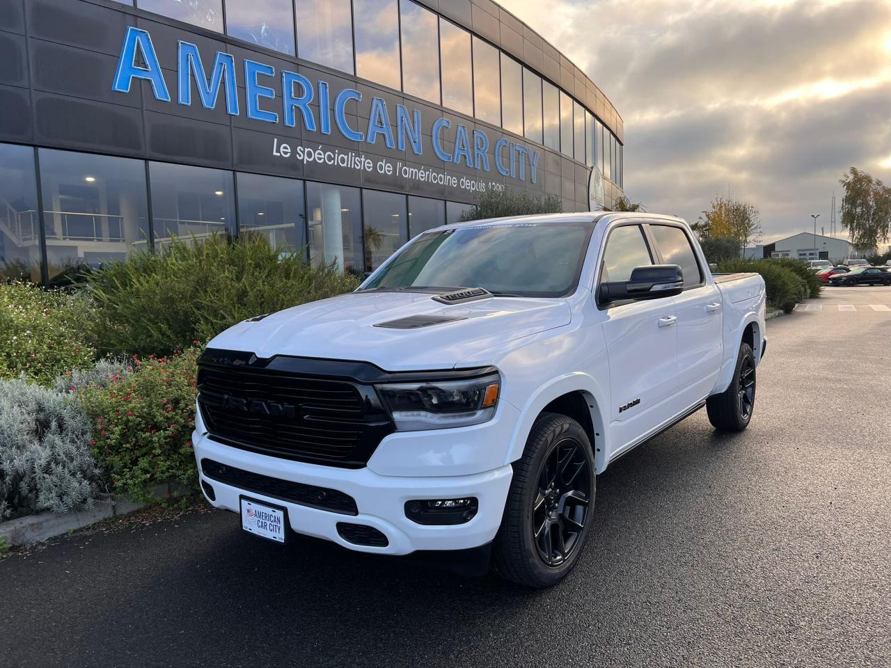 DODGE RAM 1500 CREW LARAMIE SPORT NIGHT EDITION RAMBOX