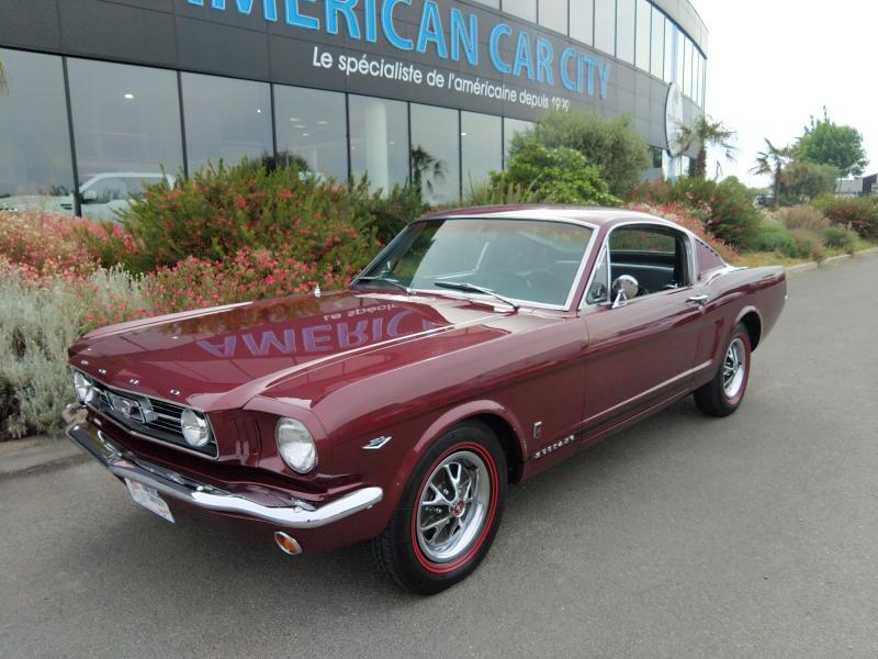 FORD MUSTANG FASTBACK 2+2