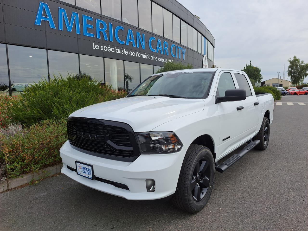 DODGE RAM CREW SPORT CLASSIC BLACK PACKAGE