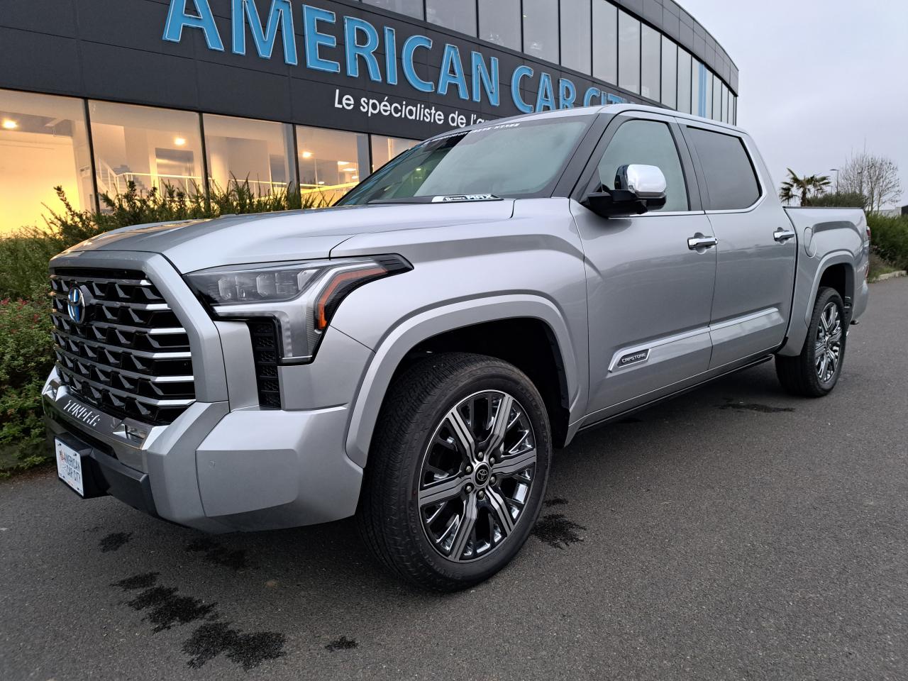 TOYOTA TUNDRA Crewmax CAPSTONE Hybrid