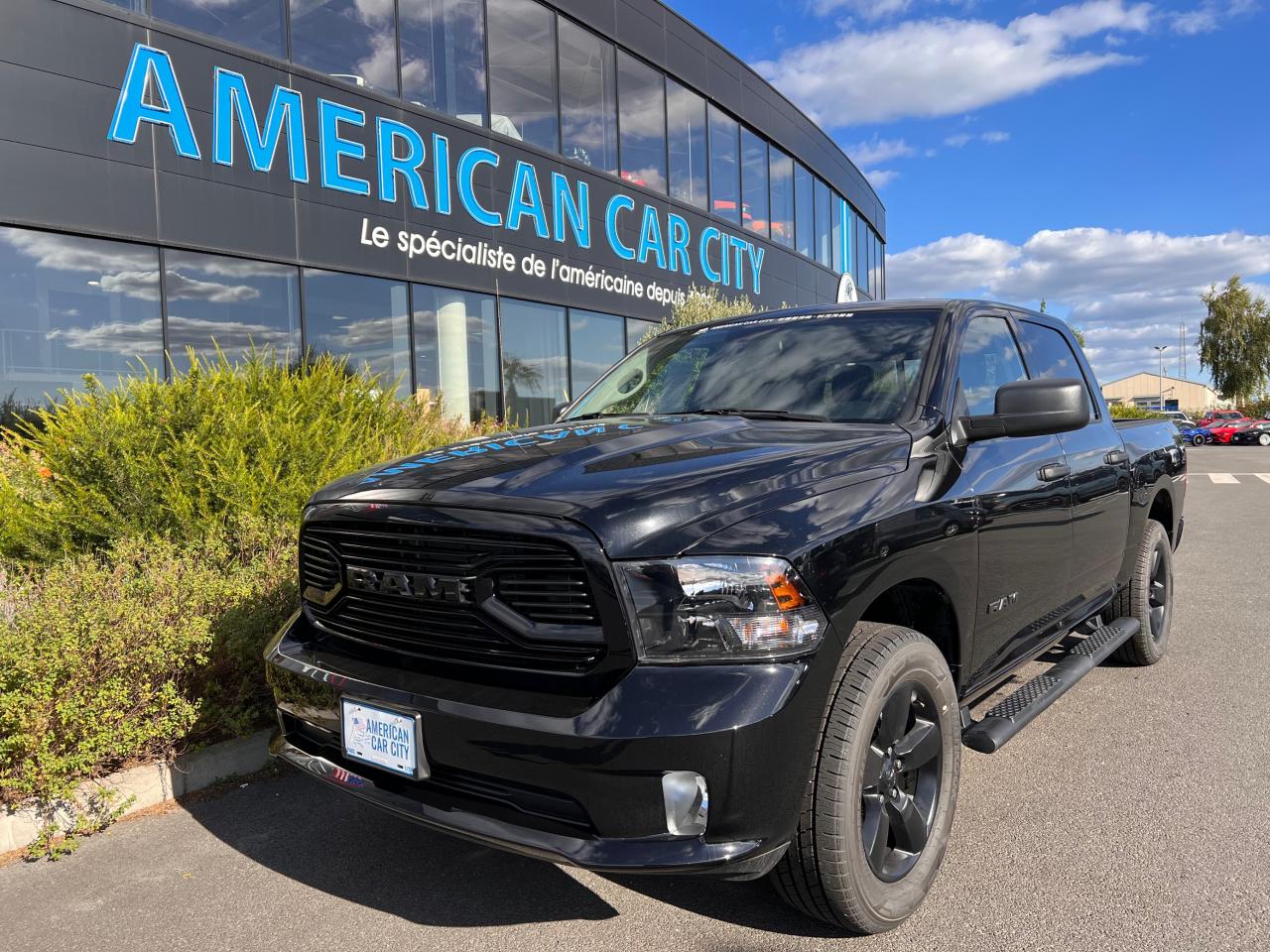 DODGE RAM CREW SLT CLASSIC BLACK PACKAGE