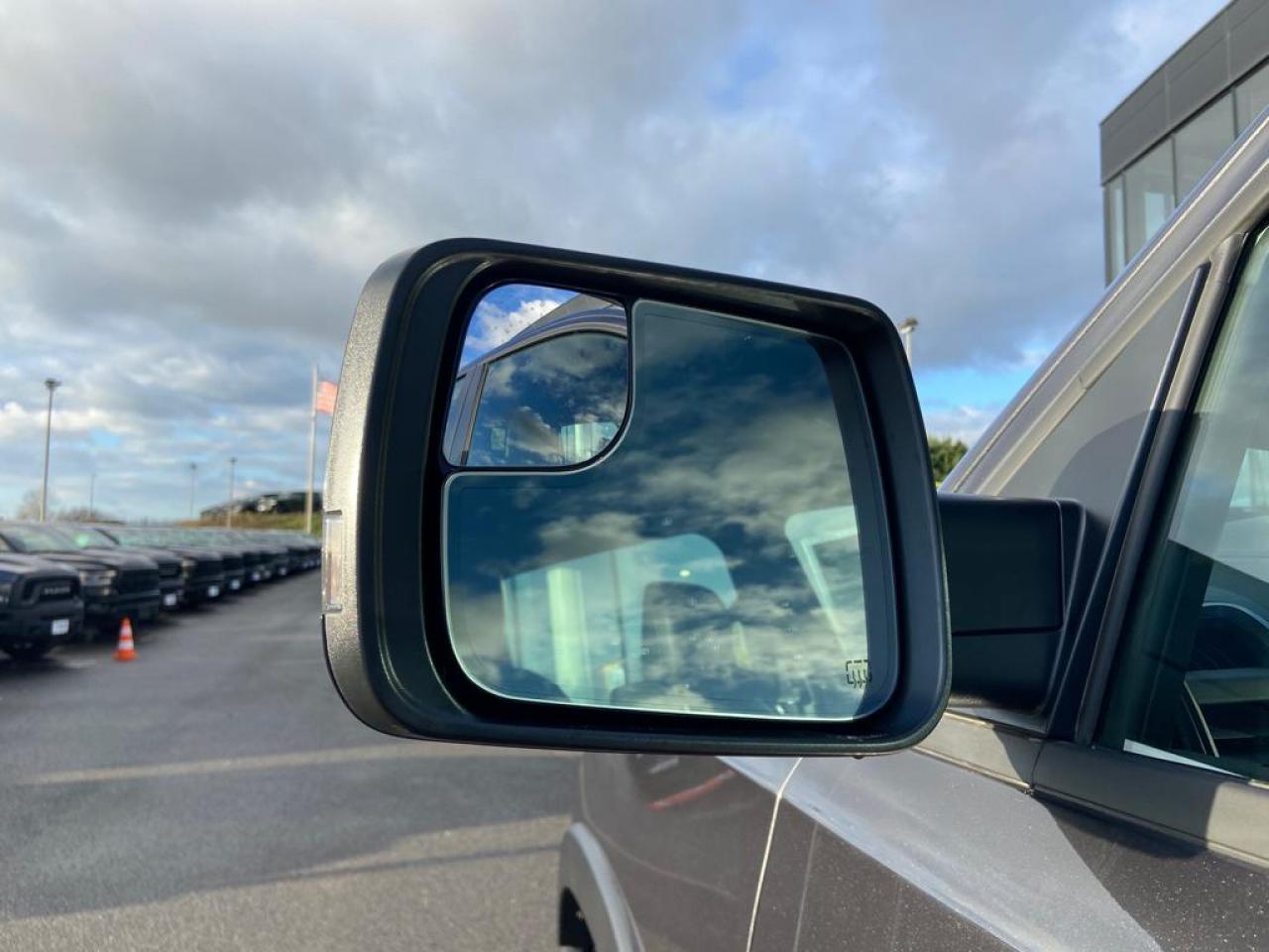 DODGE RAM 1500 CREW REBEL G/T AIR RAMBOX