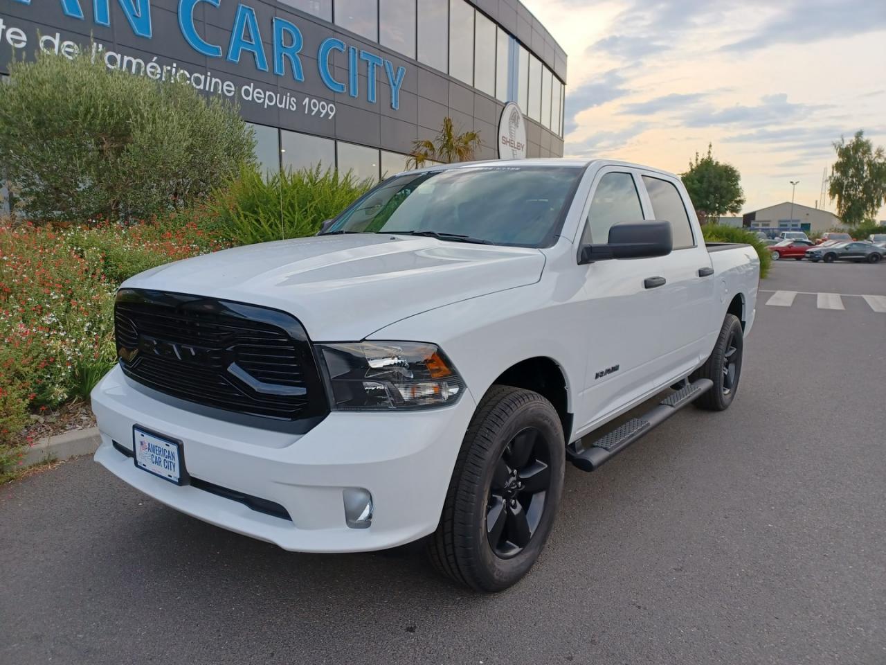 DODGE RAM CREW SPORT CLASSIC BLACK PACKAGE