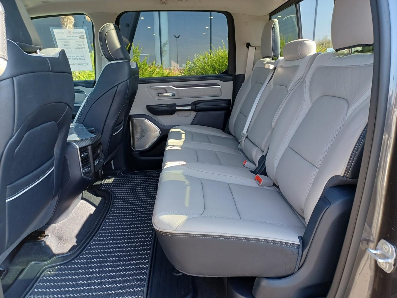 DODGE RAM 1500 CREW LIMITED 10th anniversary RAMBOX