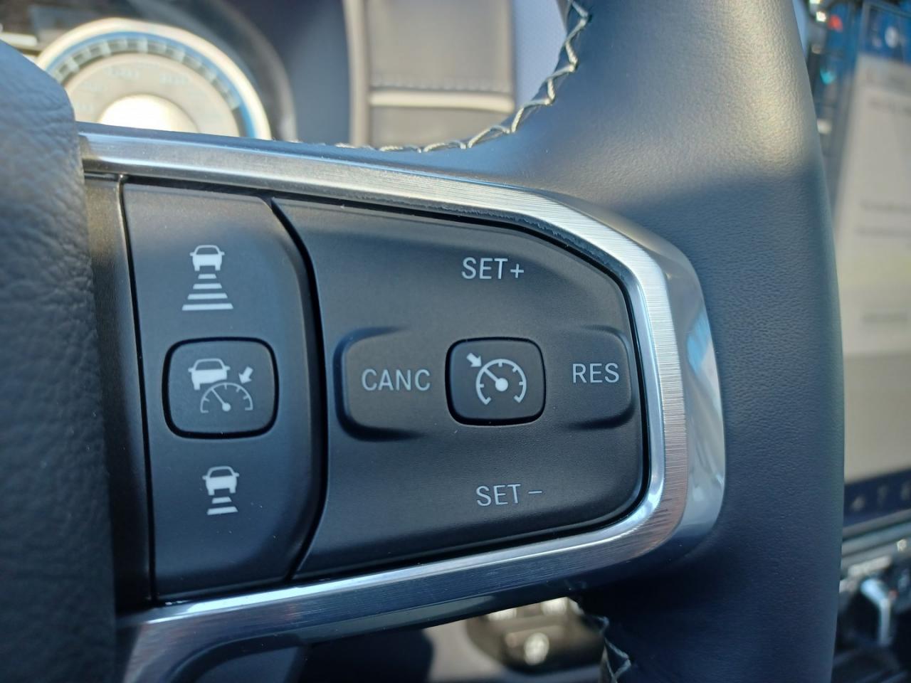 DODGE RAM 1500 CREW LIMITED 10th anniversary RAMBOX