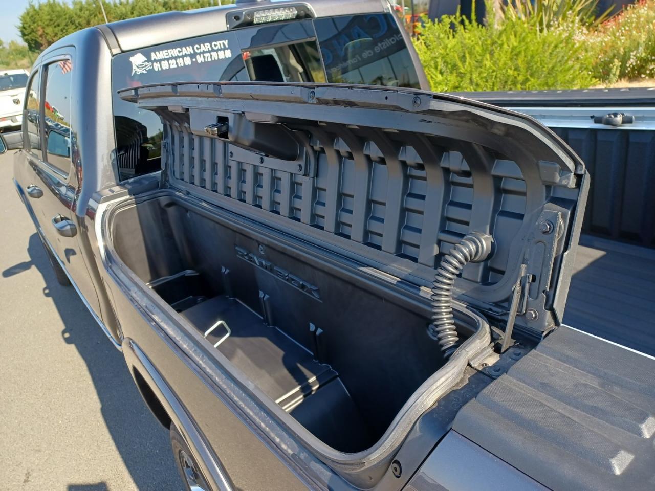 DODGE RAM 1500 CREW LIMITED 10th anniversary RAMBOX