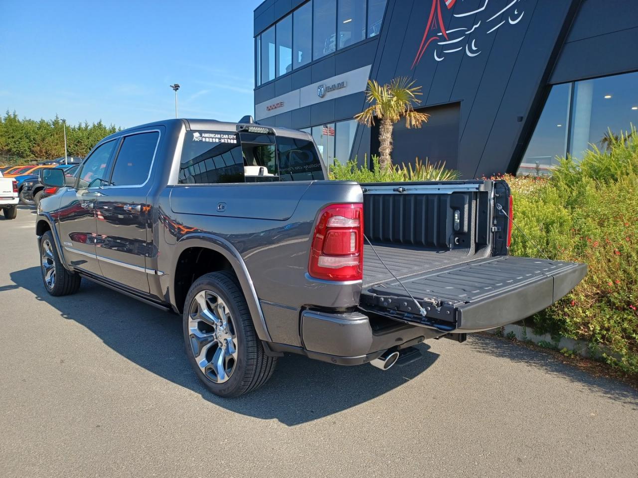 DODGE RAM 1500 CREW LIMITED 10th anniversary RAMBOX