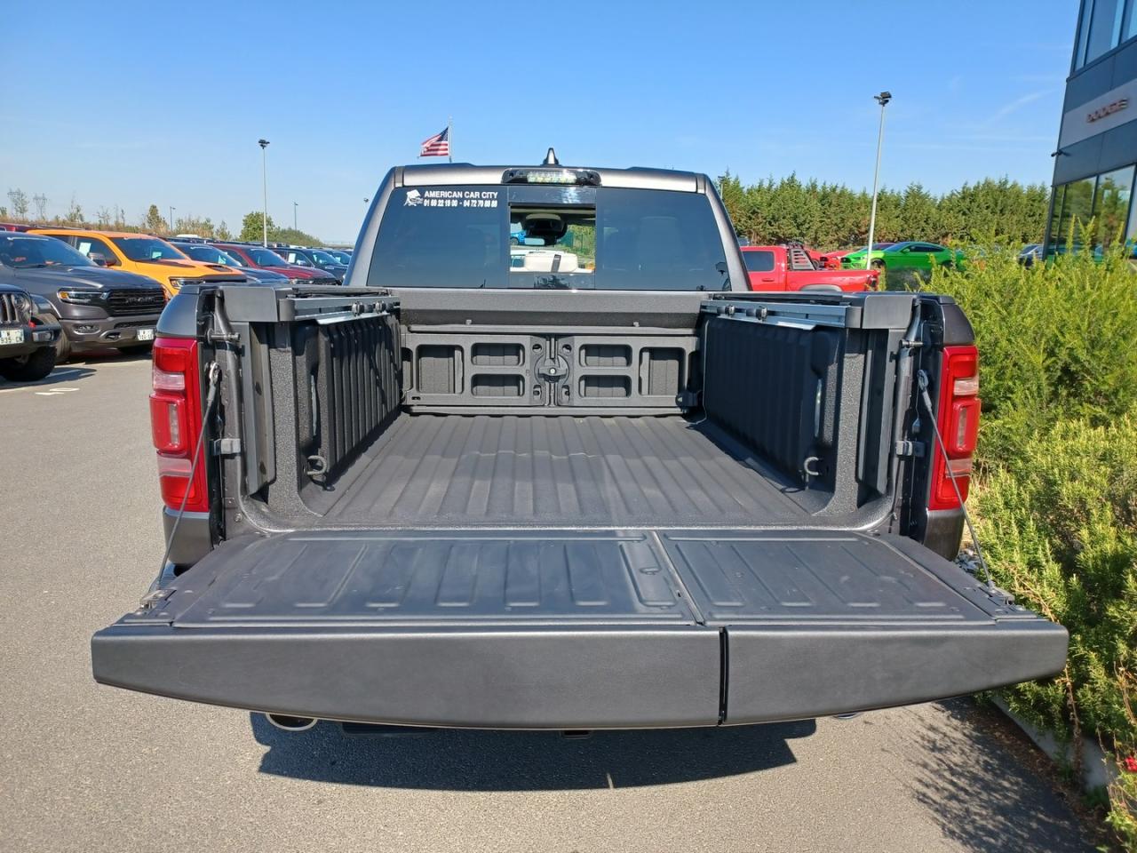 DODGE RAM 1500 CREW LIMITED 10th anniversary RAMBOX