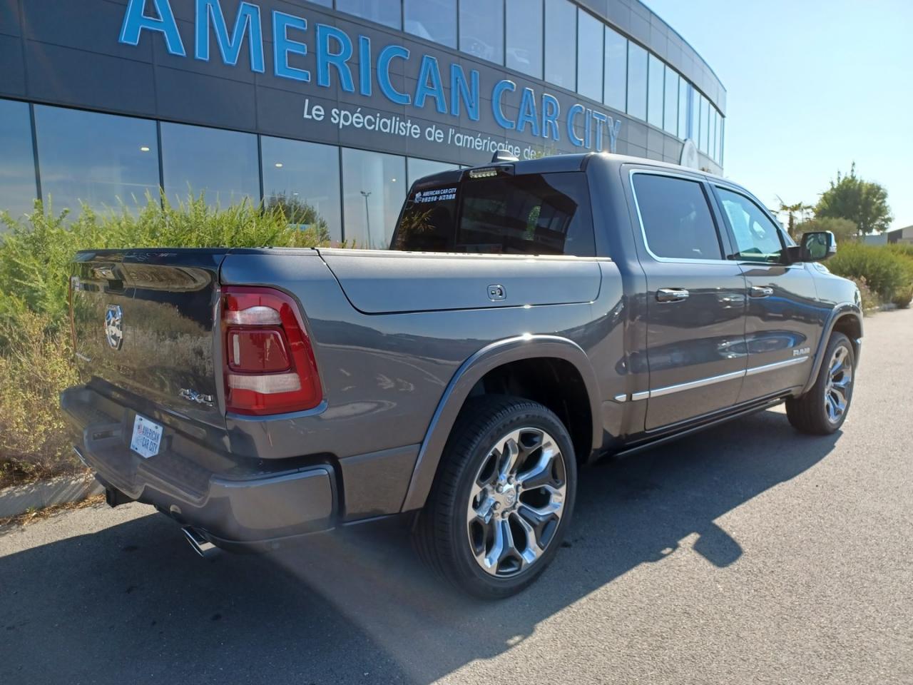 DODGE RAM 1500 CREW LIMITED 10th anniversary RAMBOX