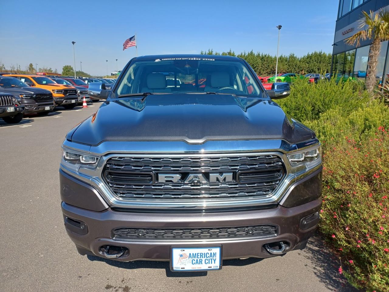DODGE RAM 1500 CREW LIMITED 10th anniversary RAMBOX