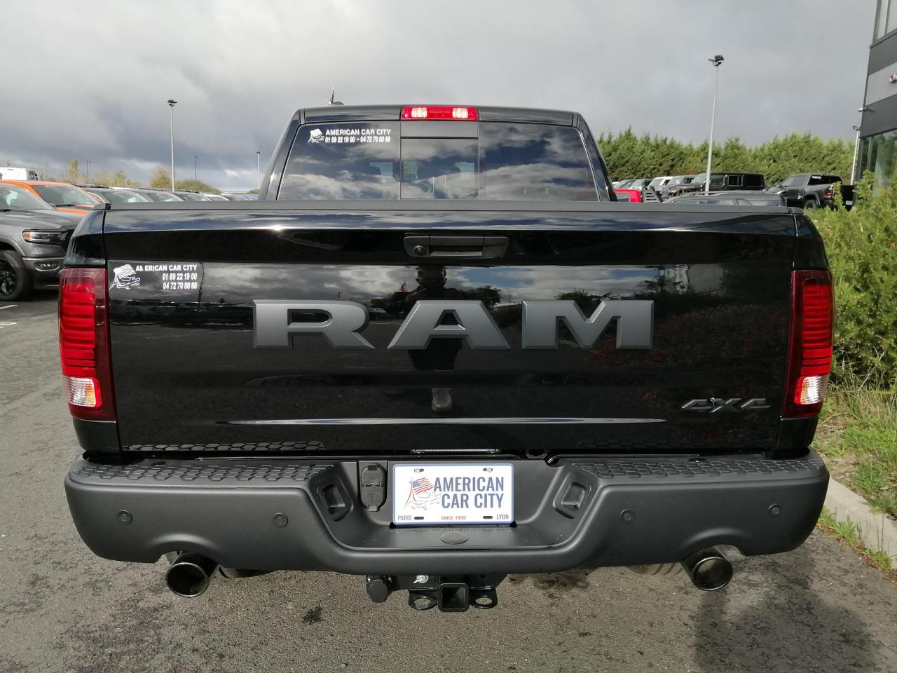 DODGE RAM 1500 Crew Cab SLT WARLOCK
