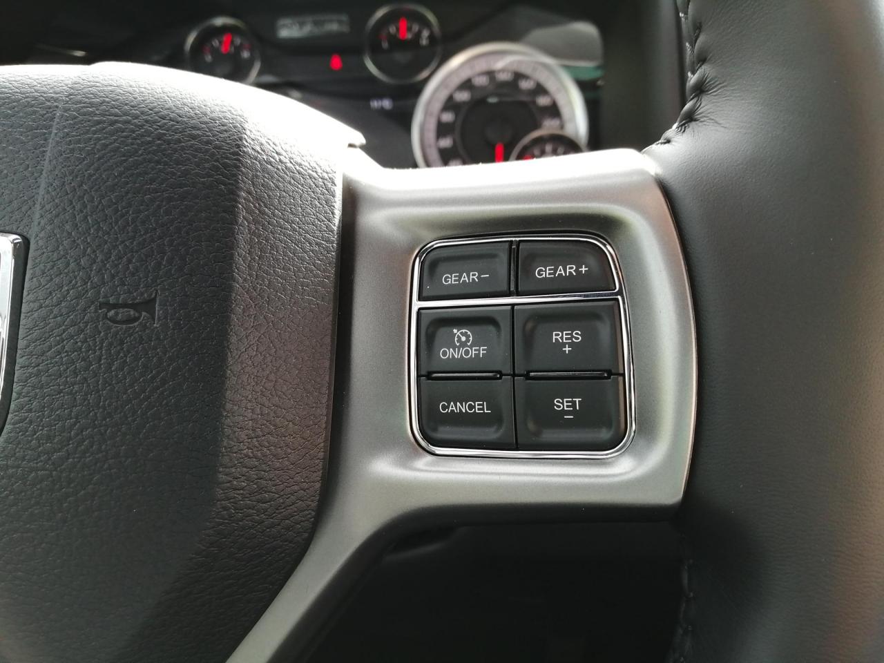 DODGE RAM 1500 Crew Cab SLT WARLOCK