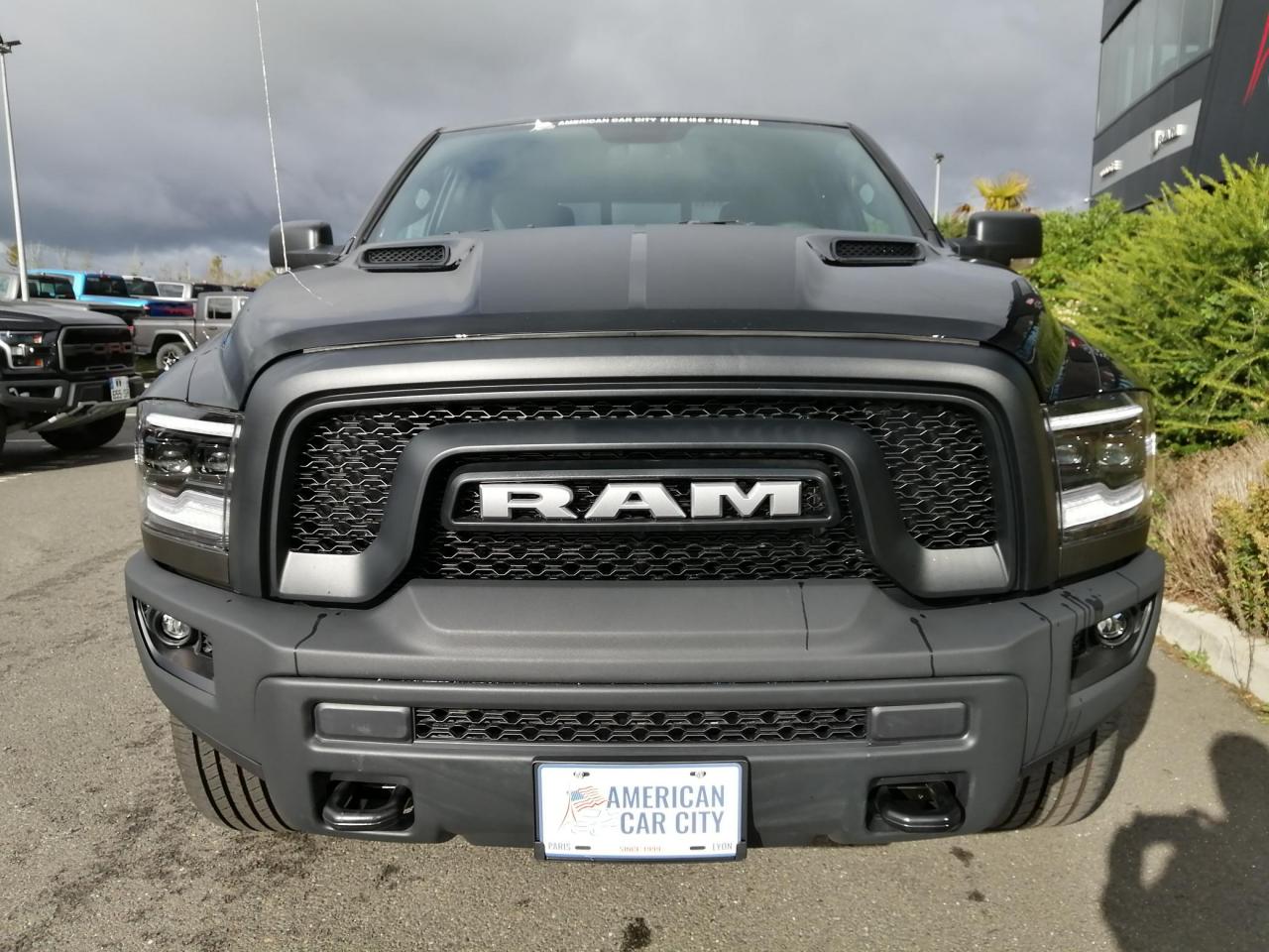 DODGE RAM 1500 Crew Cab SLT WARLOCK