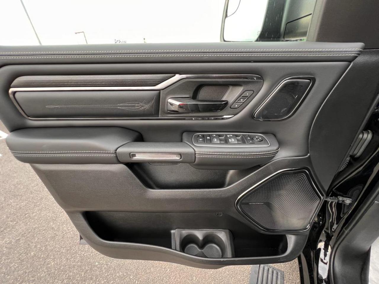 DODGE RAM 1500 CREW LIMITED NIGHT EDITION RAMBOX