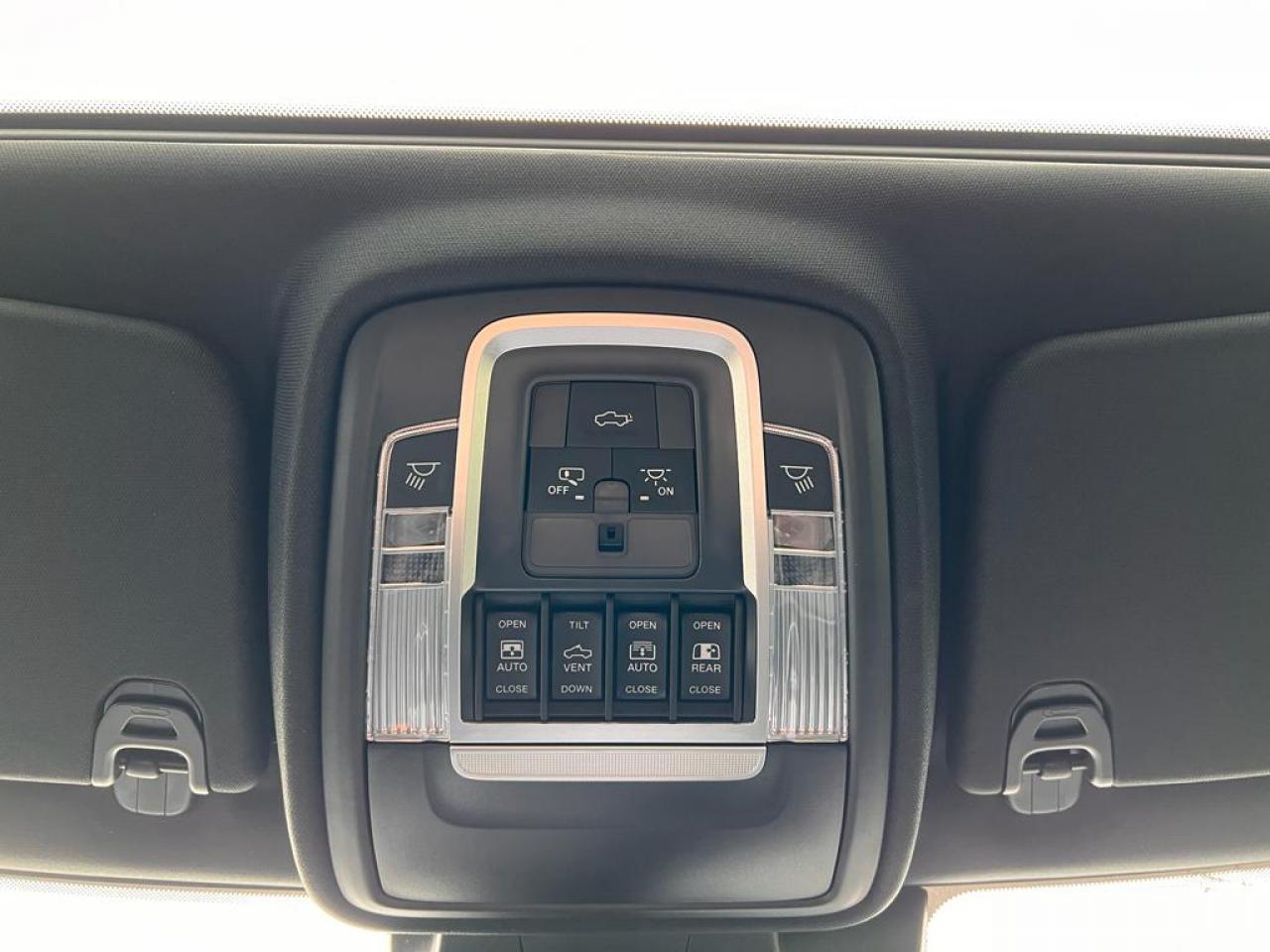 DODGE RAM 1500 CREW LIMITED NIGHT EDITION RAMBOX